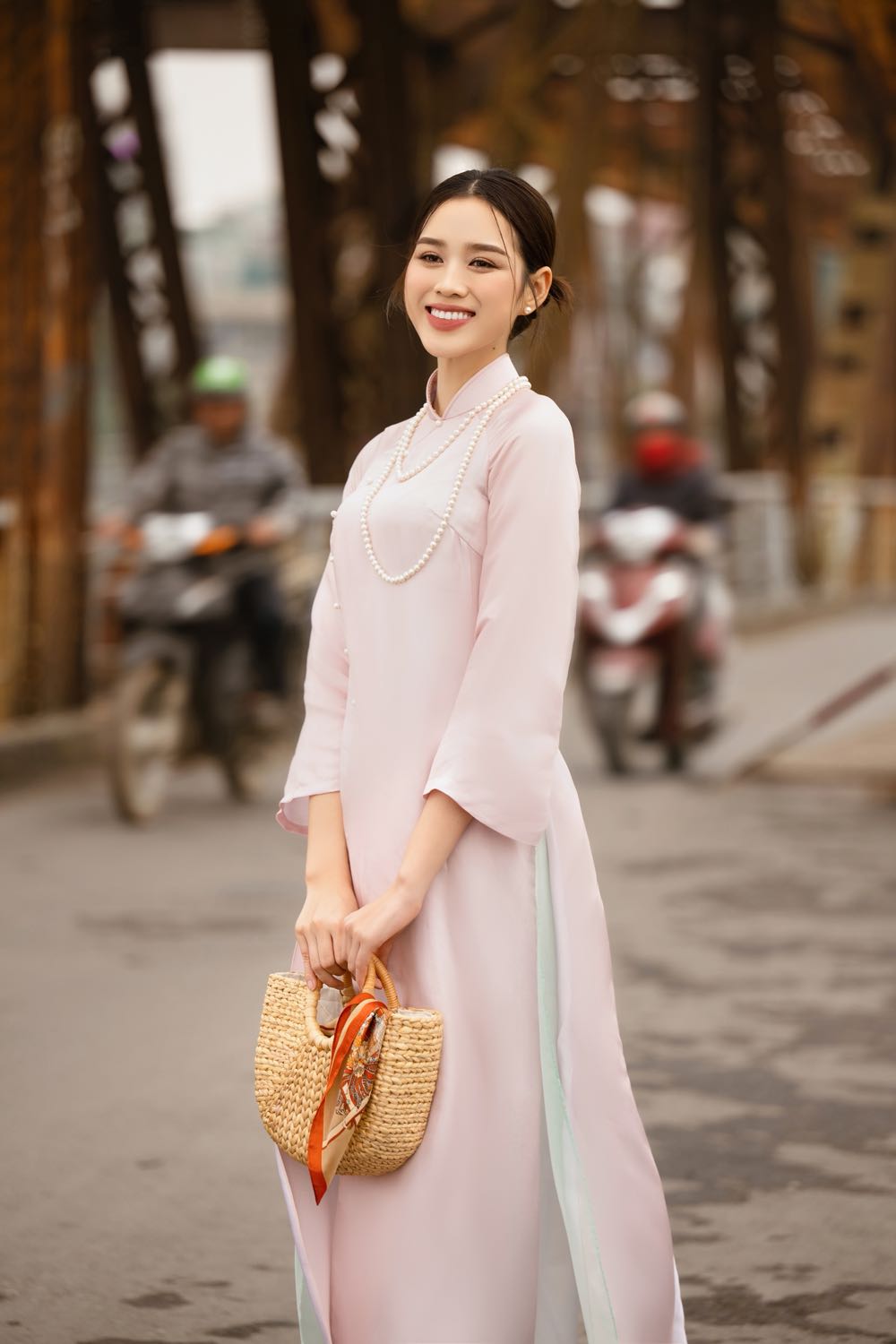 879.HHVN-Do-Ha-spotlight-vietnam0