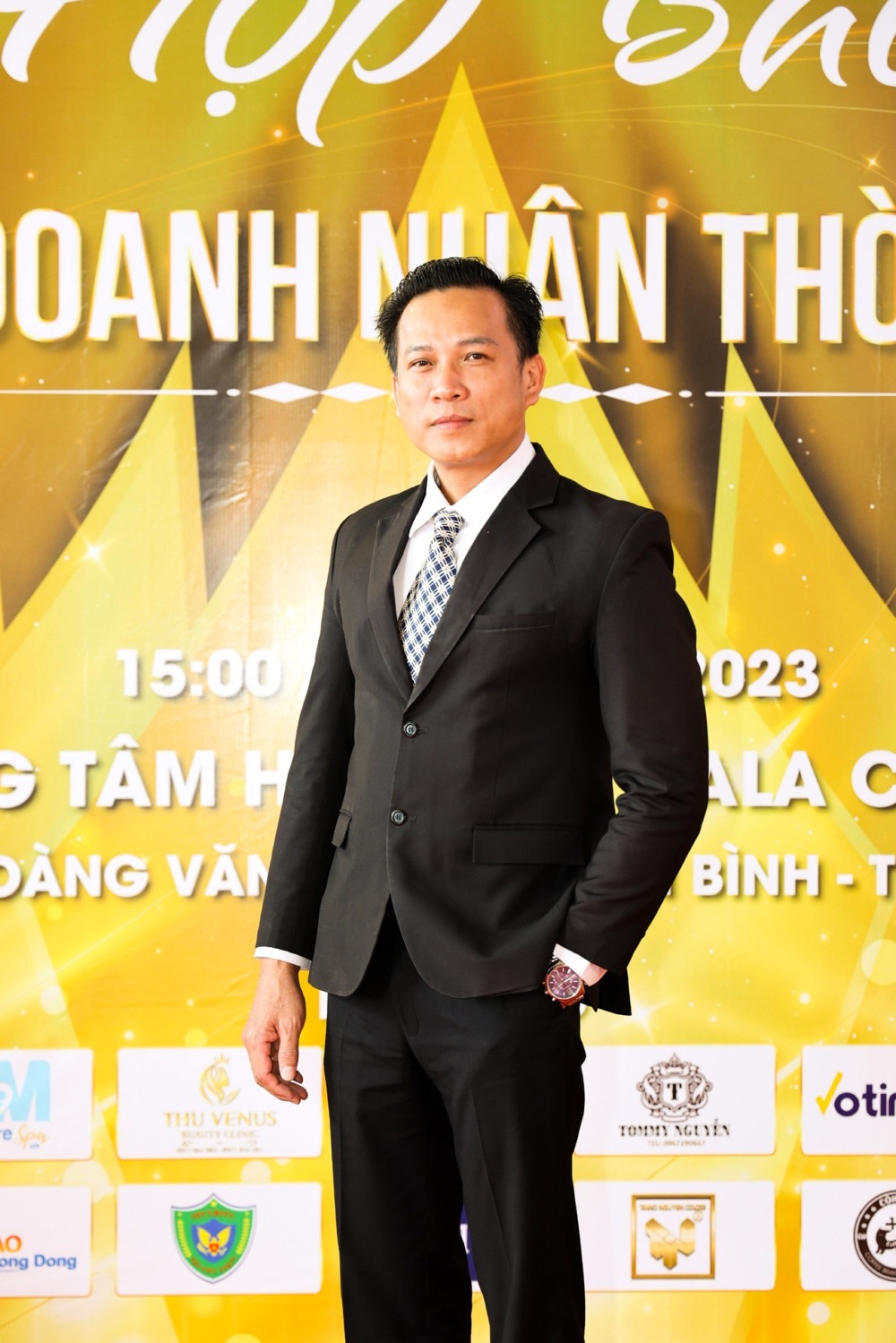 Hoa-hau-doanh-nhan-thoi-dai-20236