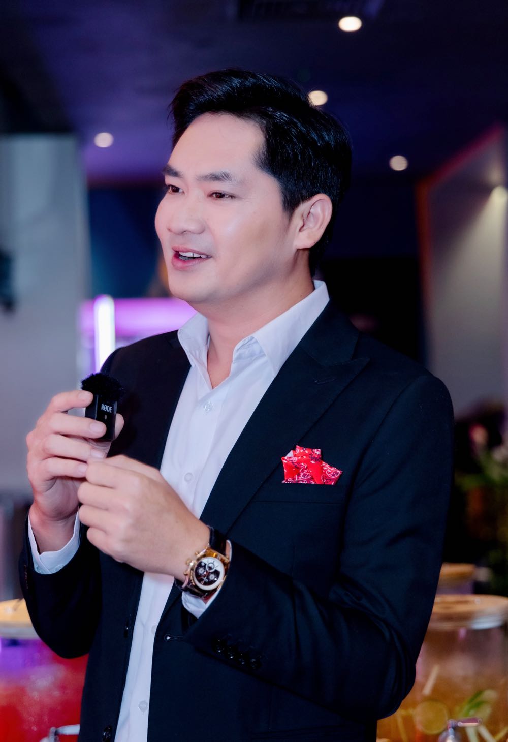 Minh luan chia se. cam xuc