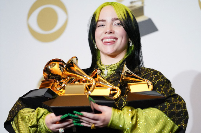03-billie-eilish-grammy-press-room-2020-billboard-1548-1024x677-15917635545471339607120