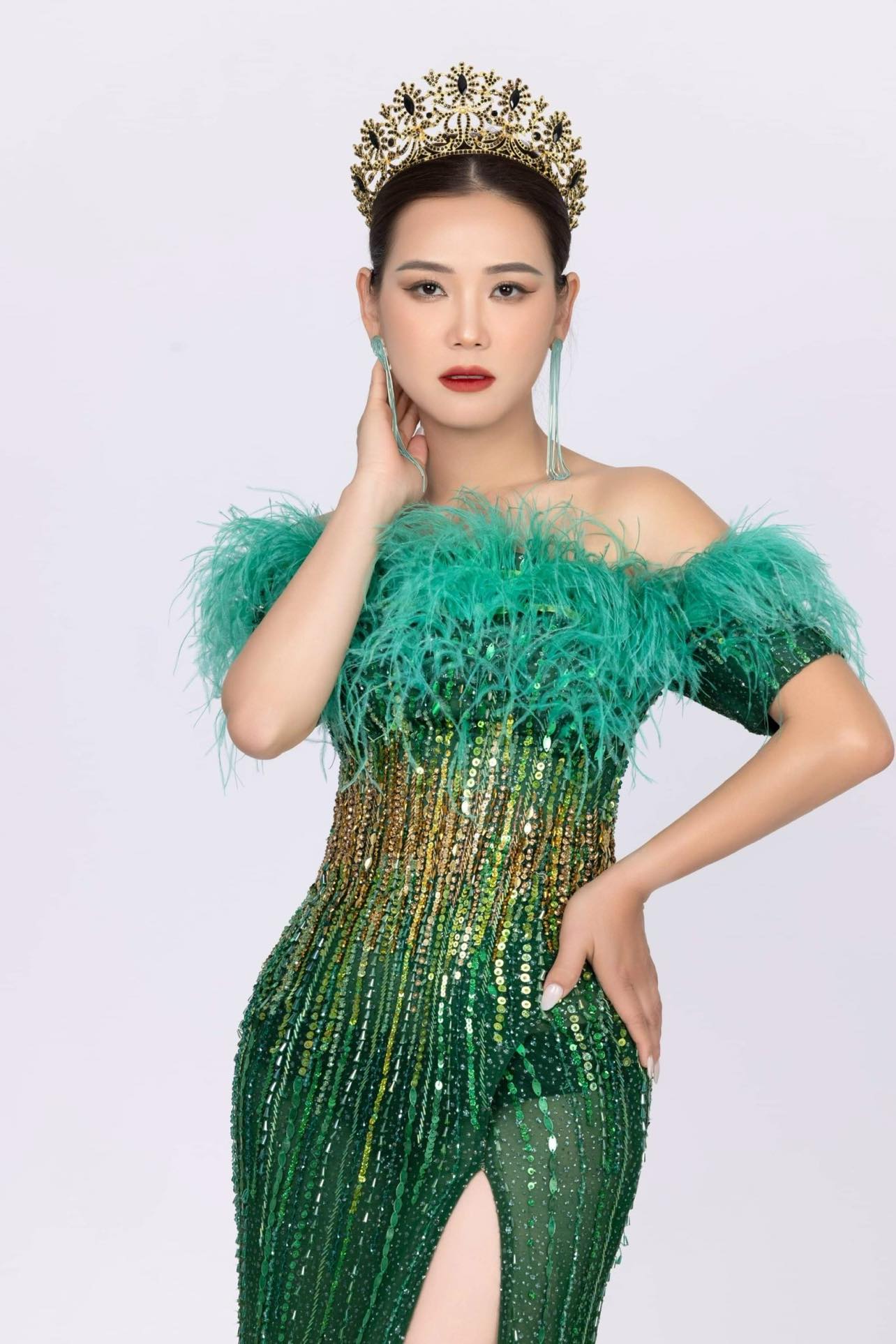 HOA HAU QUI BA VIET NAM TOAN CAU 2022 PHUONG TRAN