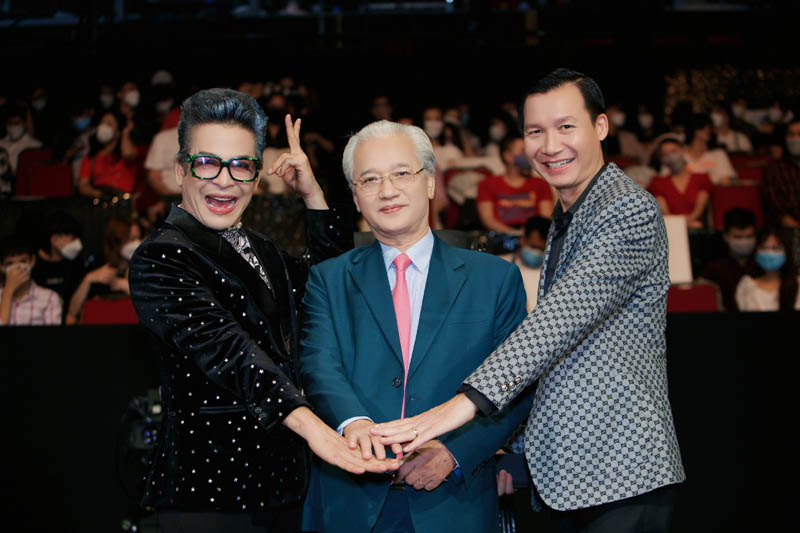 62.envangBAN GIÁM KHẢO