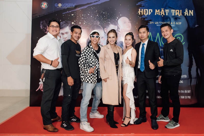 64.Chủ nhiệm Thanh Hoàng phó đạo diễn Phi Nguyễn biên đạo Mạnh Quyền diễn viên Ngọc Hà võ sư Phạm Thân và ĐD Hoài Bảo