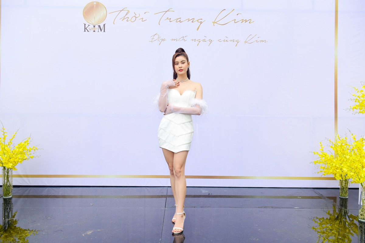 56.Dien vien Truong Quynh Anh