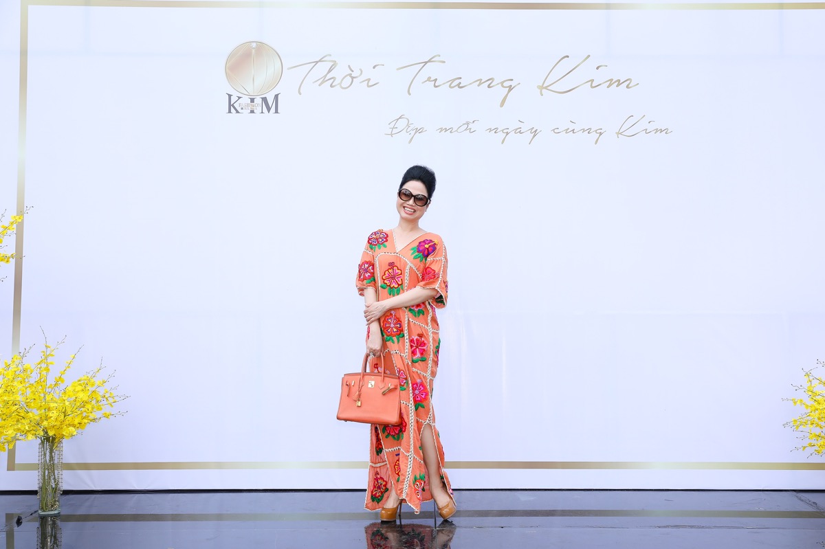 56.ca si Thuy Trang