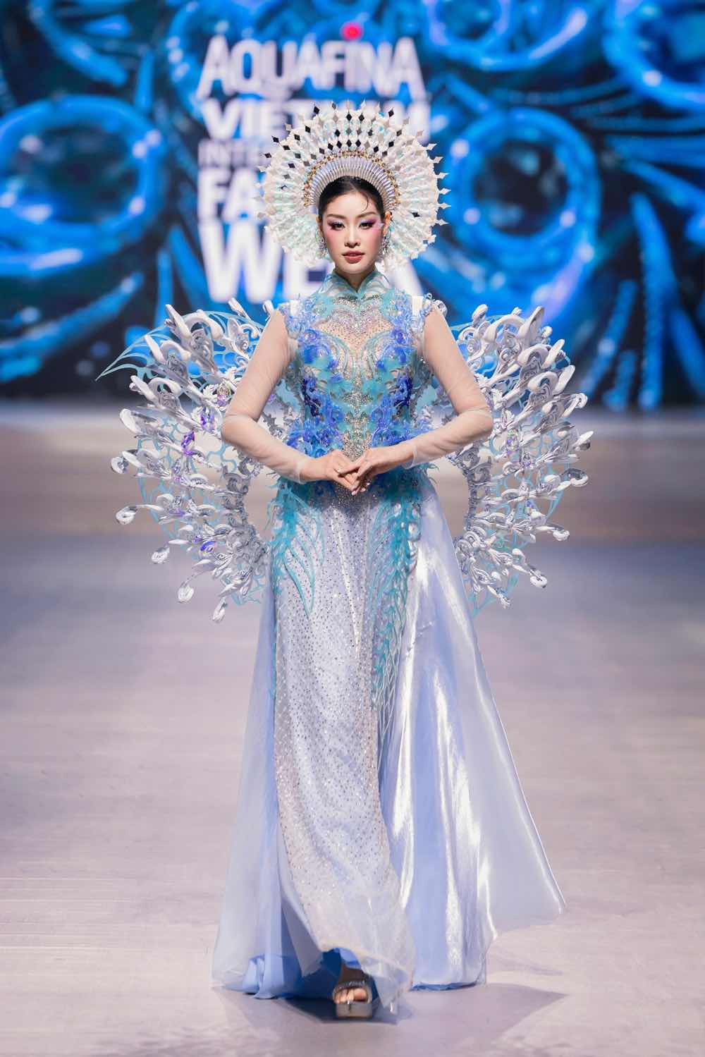 1z.180.truyen-thong-spotlight-vietnam-thuy-anh-dang-trong-minh-chau- 25