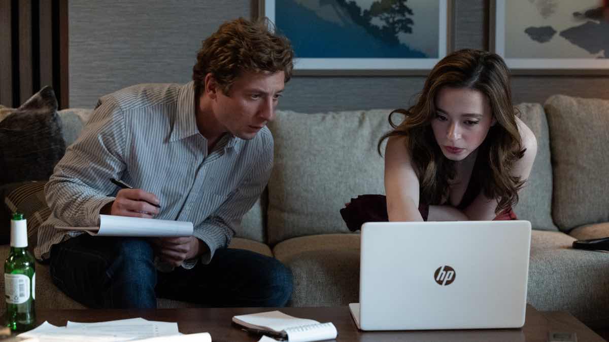 1z.211.review-the-social-reckoning-truyen-thong-spotlight-vietnam-5