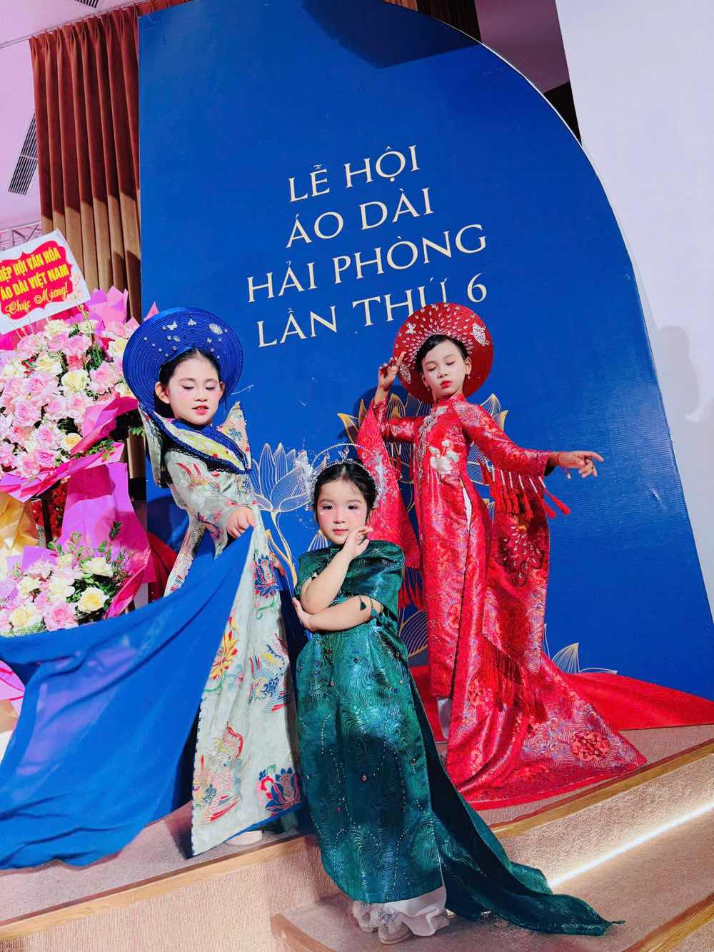 1z.239.su-gia-ao-dai-nhi-le-hoi-ao-dai-hai-phong-2026-8