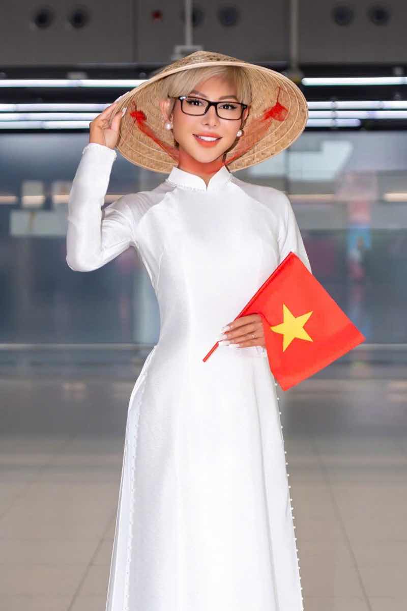 1z.257.van-pham-mrs-tourism-queen-international-2026-truyen-thong-spotlight-vietnam-3