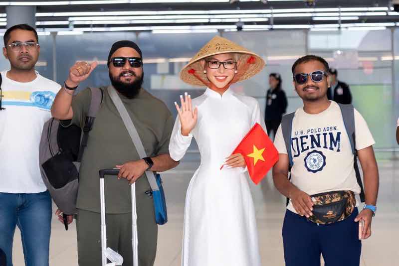 1z.257.van-pham-mrs-tourism-queen-international-2026-truyen-thong-spotlight-vietnam-5