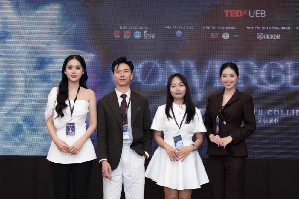 1z.263.TEDxUEB2026-truyen-thong-spotlight-viet-nam-1