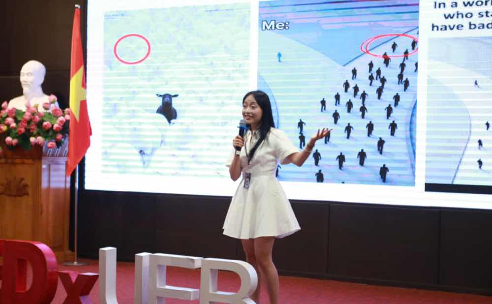 1z.263.TEDxUEB2026-truyen-thong-spotlight-viet-nam-5