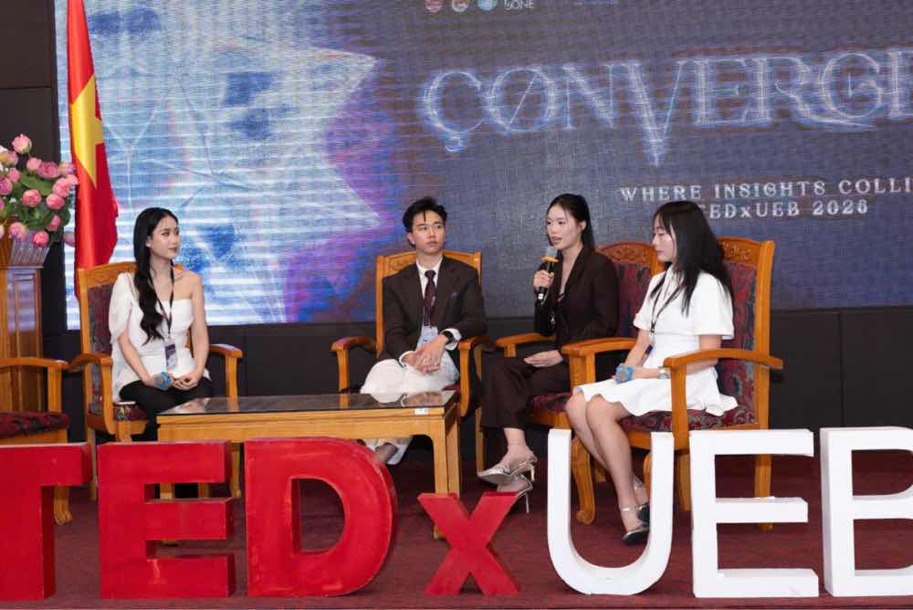 1z.263.TEDxUEB2026-truyen-thong-spotlight-viet-nam-6