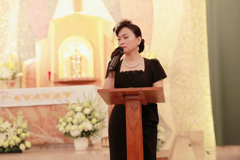 Ca si Ha Phuong ke lai nhung ki niem cua co voi ba bau Thuy Uyen trong nuoc mat nghen ngao