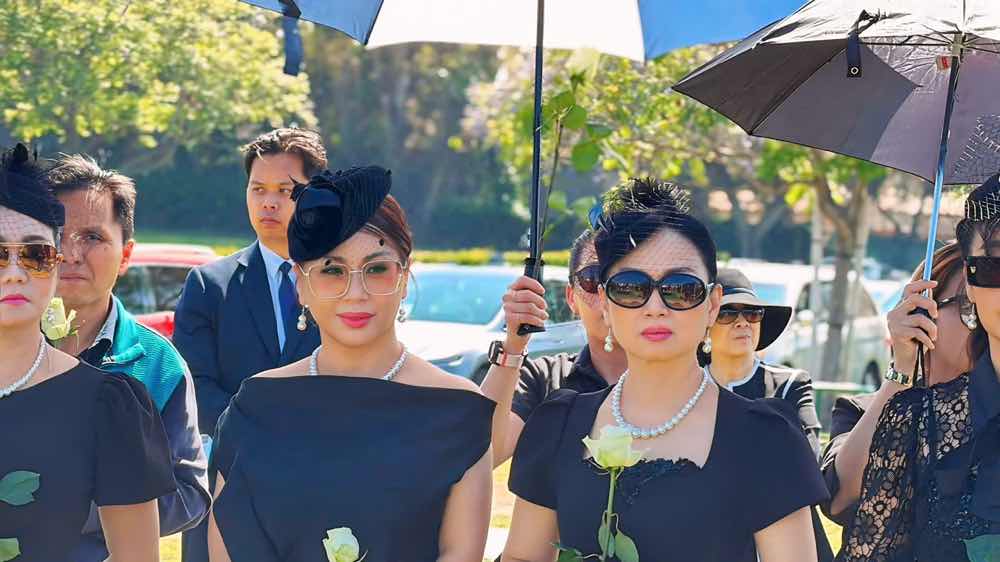 Hai chi em Ha Phuong va Minh Tuyet