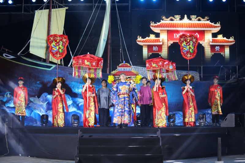 1z.700.long-hai-lung-linh-sac-bien-4-4