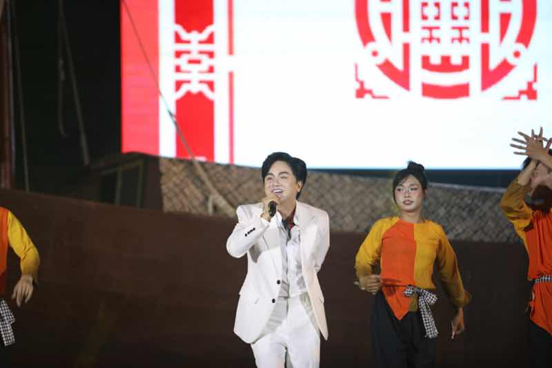 1z.700.long-hai-lung-linh-sac-bien-4-58