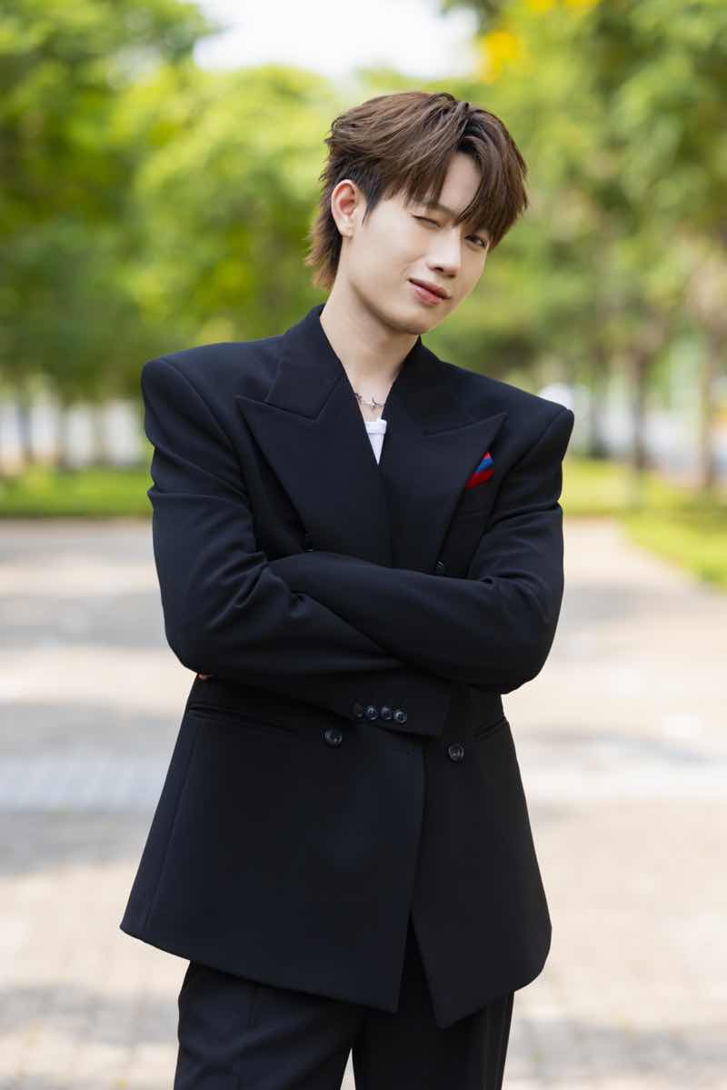 1z.709.do-dong-quan-ngay-dep-troi-ma-em-khong-toi-truyen-thong-spotlight-vietnam-3