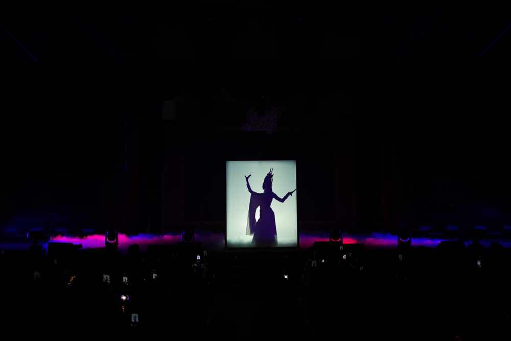 1z.839.vo-tan-phat-tran-ngoc-vang-heo-nam-mong-truyen-thong-spotlight-vietnam-3