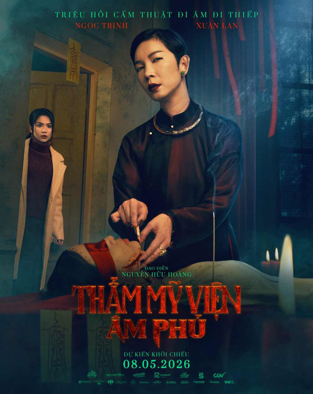 1z.840.xuan-lan-ngoc-trinh-tham-my-vien-am-phu-truyen-thong-spotlight-vietnam-5