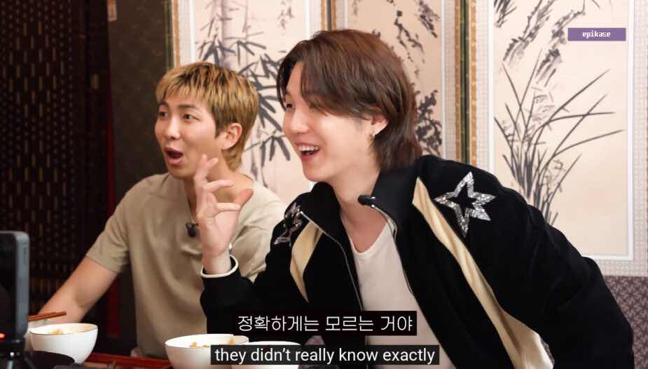 1z.847.RM-SUGA-BTS-EPIKSAKE-2026-truyen-thong-spotlight-vietnam-2