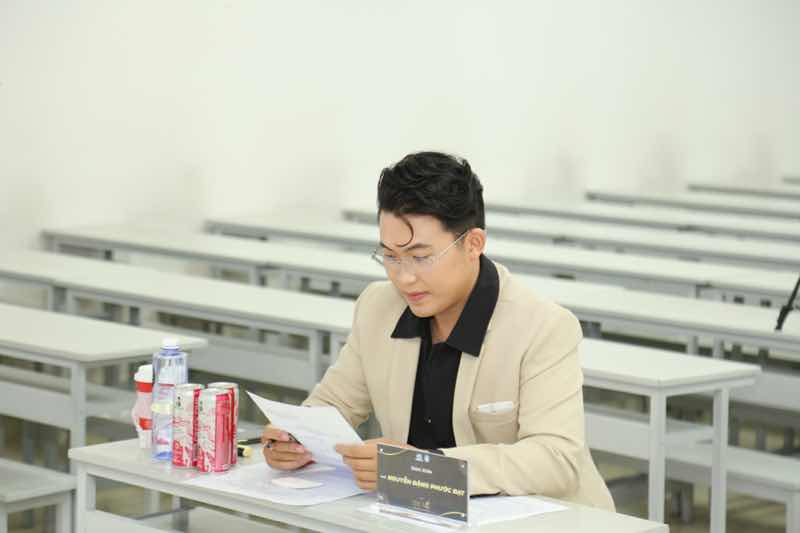 1z.848.quy-qun-the-mic-2024-5