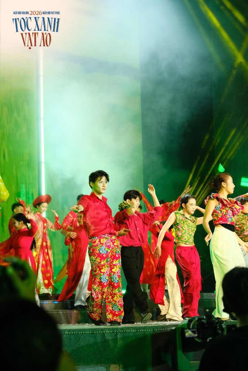 1z.858.toc-xanh-vat-ao-2026-truyen-thong-spotlight-vietnam-8