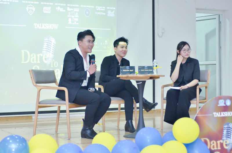 1z.885.MC-Phuoc-dat-truyen-thong-spotlight-vietnam-1