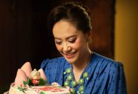 DIỄN VI&Ecirc;N HỒNG &Aacute;NH T&Aacute;I XUẤT M&Agrave;N ẢNH RỘNG VỚI &ldquo;PH&Aacute; Đ&Aacute;M: SINH NHẬT MẸ&rdquo;