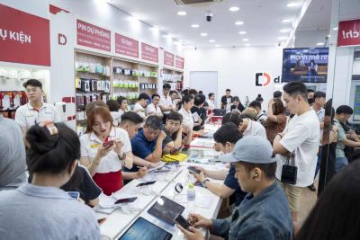 Loạt nghệ sĩ Việt h&agrave;o hứng trải nghiệm &ldquo;si&ecirc;u phẩm AI&rdquo; Samsung Galaxy S26 series tại Di Động Việt