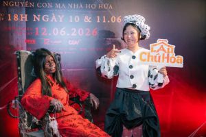 Kathy Uy&ecirc;n, Trang H&yacute; vừa h&atilde;i h&ugrave;ng vừa cho&aacute;ng ngợp với trải nghiệm xem phim kinh dị &lsquo;Lầu ch&uacute; Hỏa&rsquo; bằng định dạng 4DX