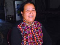 Lạ l&ugrave;ng gia đ&igrave;nh &ldquo;1 b&agrave;, 2 &ocirc;ng&rdquo; vẫn sống hạnh ph&uacute;c