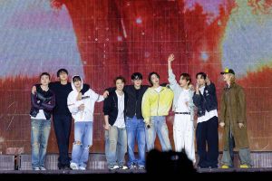 SEVENTEEN dẫn đầu K-Pop tr&ecirc;n bảng xếp hạng lưu diễn Billboard