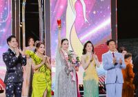 Người đẹp Văn Thị Minh Hiếu đoạt c&uacute; đ&uacute;p giải thưởng tại Miss Business Peace 2024