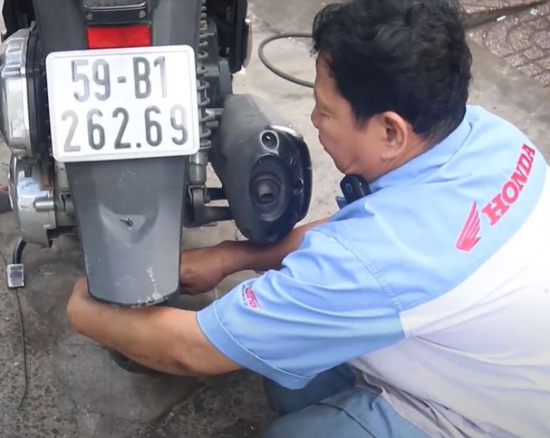 Tiệm sửa xe 0 đồng siêu đáng yêu có 1 không 2 giữa lòng Sài Gòn