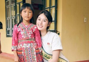 Hoa hậu Trái Đất Việt Nam 2025 trao gửi yêu thương, sẻ chia cùng cộng đồng