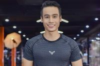 Nam vương Cao Xu&acirc;n T&agrave;i mướt mồ h&ocirc;i tr&ecirc;n s&agrave;n tập Vietnam Fitness Model 2019