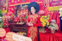 NSND Trịnh Kim Chi&nbsp;d&agrave;nh to&agrave;n bộ số tiền c&uacute;ng Tổ để cứu trợ b&agrave; con v&ugrave;ng lũ Hualoi