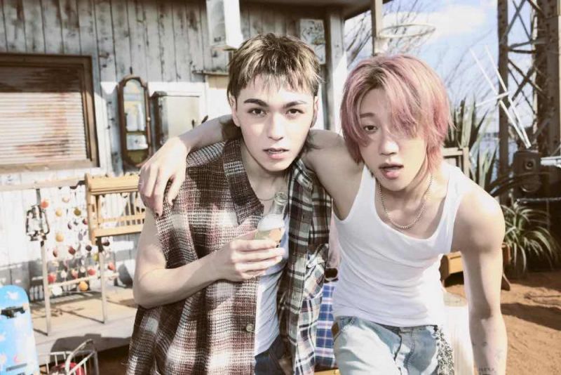 V8 b&aacute;n 622.000 album trong tuần đầu ti&ecirc;n