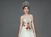 ''Hoa hậu 6 con'' Hồ Oanh Yến tham dự cuộc thi Hoa hậu Qu&yacute; b&agrave; Ho&agrave;n Vũ - Mrs Universe 2020
