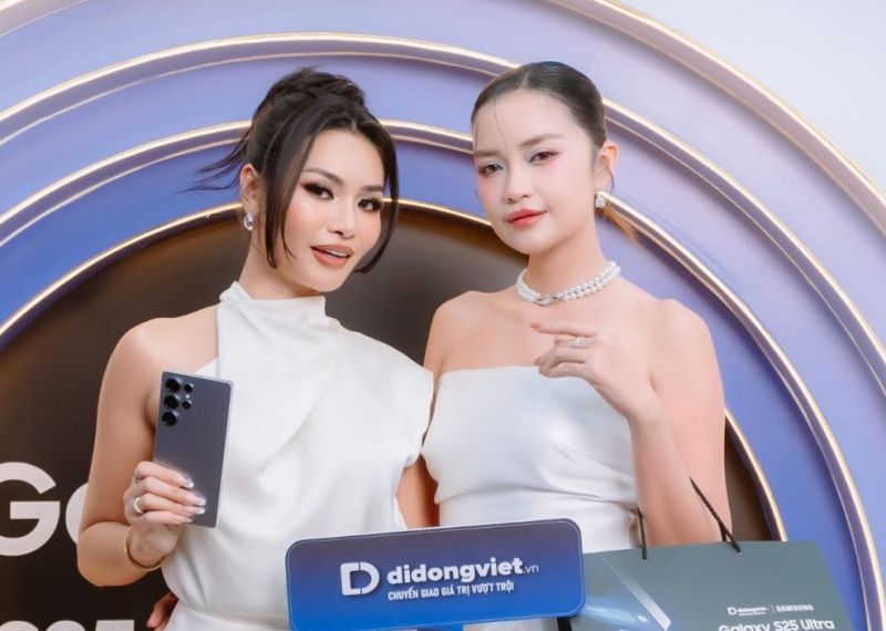 H&agrave;ng trăm kh&aacute;ch h&agrave;ng nhận Galaxy S25 tại Di Động Việt ngay trong đ&ecirc;m trả h&agrave;ng v&agrave; mở b&aacute;n
