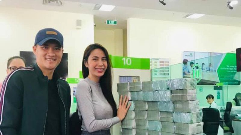 Người từng "khuyên" Thủy Tiên không nên đôi co trên MXH mà đưa ra bằng chứng, nói gì sau ồn ào 18.000 trang sao kê?