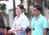 &Aacute; hậu Lệ Hằng bật kh&oacute;c nghẹn ng&agrave;o, tặng xe đạp cho trẻ mồ c&ocirc;i tại M&aacute;i ấm gia đ&igrave;nh Việt