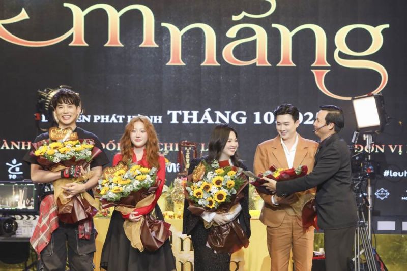 Thuận Nguyễn dành ra nhiều tháng học lặn, học xăm, học đánh bida,... để vào vai nam chính phim điện ảnh Chị Ngã Em Nâng