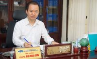 &ldquo;Sự lệch chuẩn của nghệ sĩ tr&ecirc;n mạng x&atilde; hội c&oacute; t&aacute;c động ti&ecirc;u cực hơn nhiều đối tượng kh&aacute;c&rdquo;