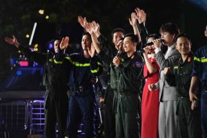 X&uacute;c động h&agrave;nh tr&igrave;nh quả cảm của 16 nghệ sĩ nổi tiếng nhập vai chiến sĩ CAND Việt Nam trong tập cuối c&ugrave;ng &ldquo;Chiến Sĩ Quả Cảm&rdquo;