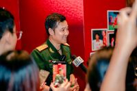 C&aacute;c "Anh trai vượt ng&agrave;n ch&ocirc;ng gai" đến ch&uacute;c mừng danh thủ Hồng Sơn ra mắt Hồi k&yacute;