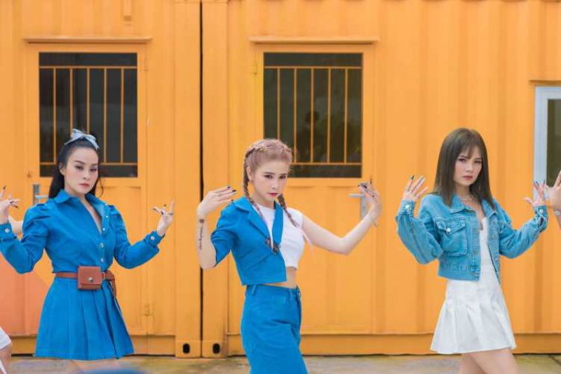 Nhóm Mắt Ngọc 'thả thính' teaser MV mới: Liệu còn khả năng gây sốt?