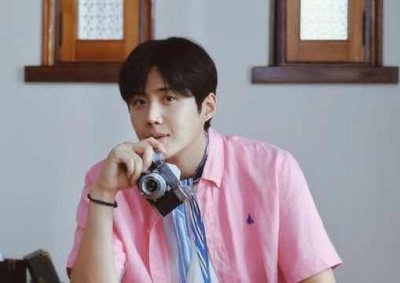 Kim Seon Ho bị BEANPOLE r&uacute;t quảng b&aacute; giữa b&ecirc; bối thuế