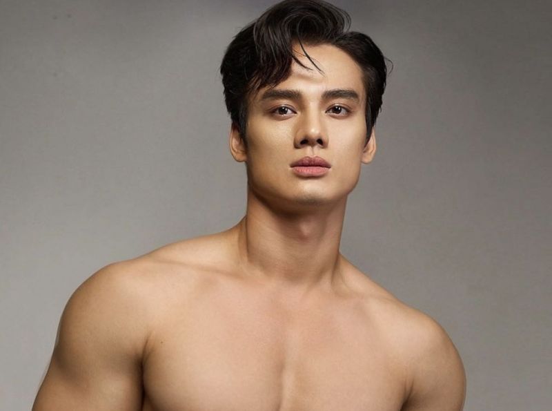 Vóc dáng săn chắc của Minh Khắc 1 tuần trước đi thi Mister Supranational 2025